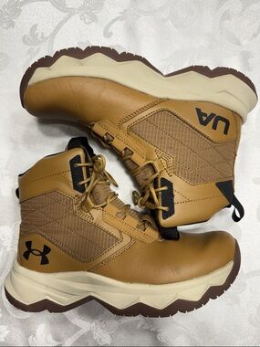 Youth Under Armour Stellar G2 athletic/hiking boots. Size 5Y